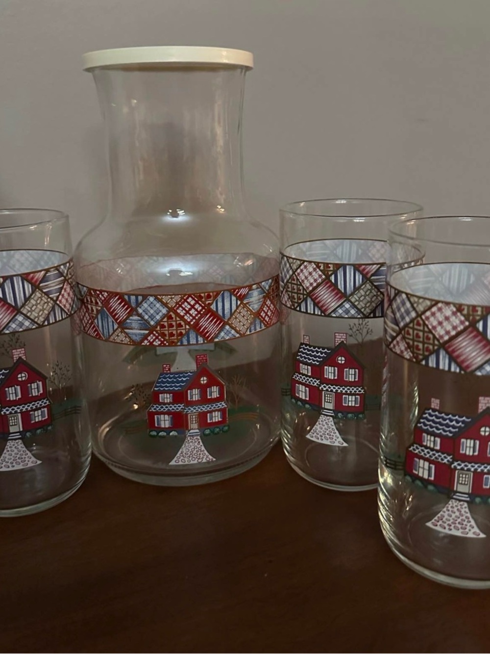 Home Sweet Home Pattern Decorative Plate and Glassware Set - Cream & Red - Picture 4 of 4